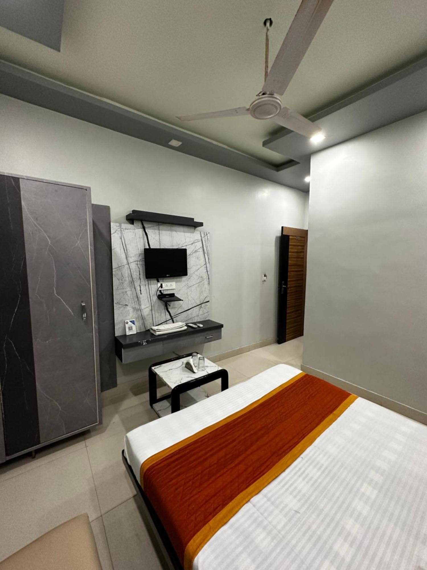 Hotel Mittal Inn Аджмер Экстерьер фото