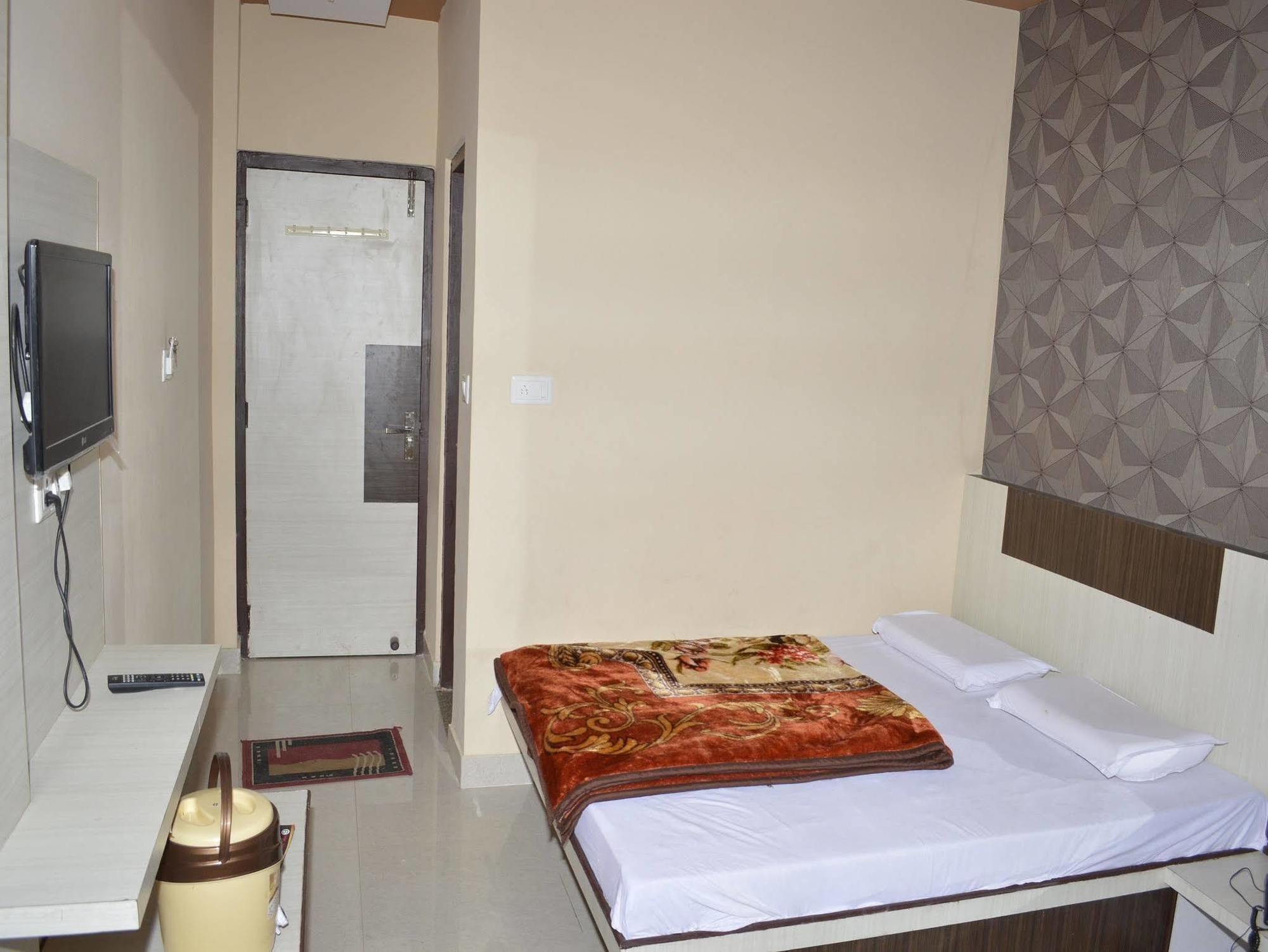 Hotel Mittal Inn Аджмер Экстерьер фото